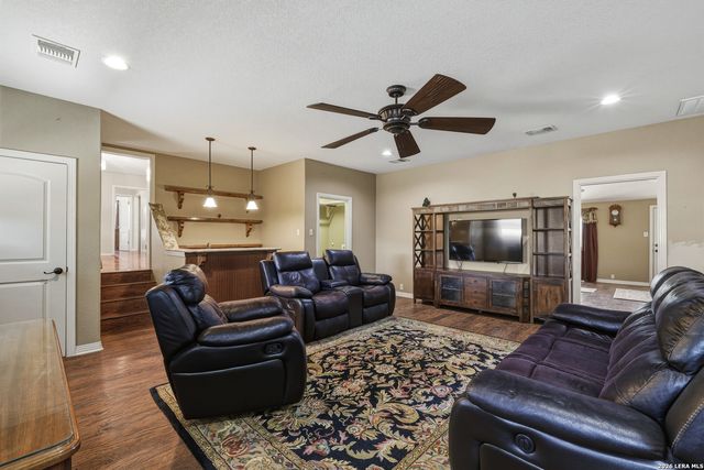 6730 E Loop 1604 S, Adkins, TX 78101