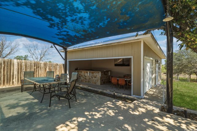 6730 E Loop 1604 S, Adkins, TX 78101