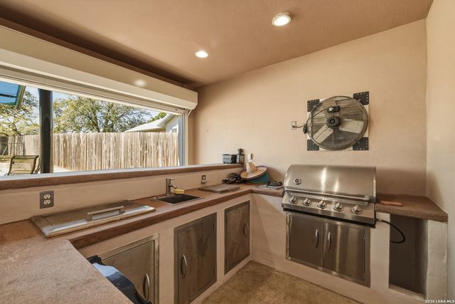 6730 E Loop 1604 S, Adkins, TX 78101