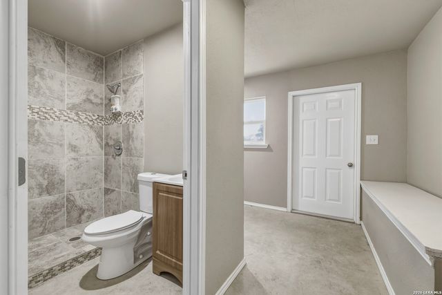 6730 E Loop 1604 S, Adkins, TX 78101