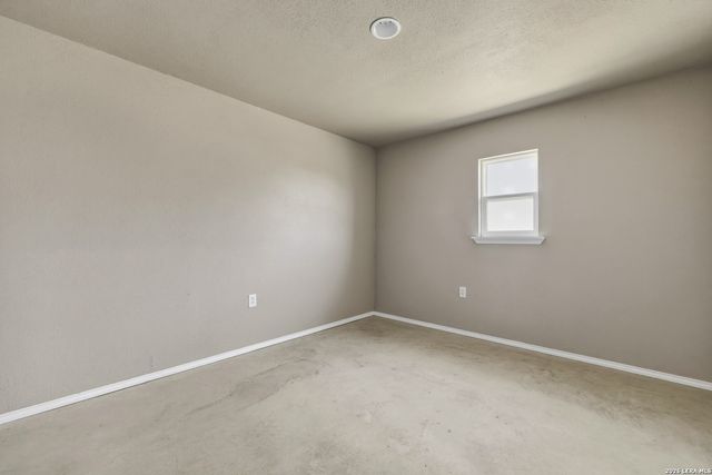 6730 E Loop 1604 S, Adkins, TX 78101