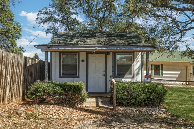 6730 E Loop 1604 S, Adkins, TX 78101