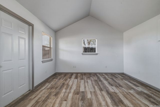 6730 E Loop 1604 S, Adkins, TX 78101