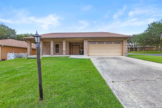 3757 HUNTERS GLN, Schertz, TX 78108