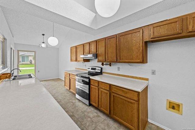 3757 HUNTERS GLN, Schertz, TX 78108