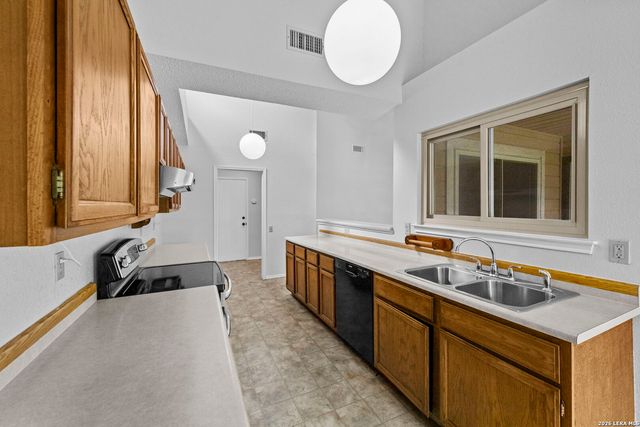 3757 HUNTERS GLN, Schertz, TX 78108
