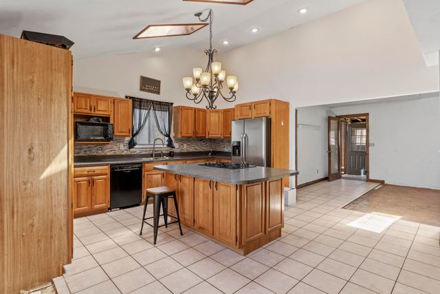 5098 S Farm Road 115, Brookline, MO 65619