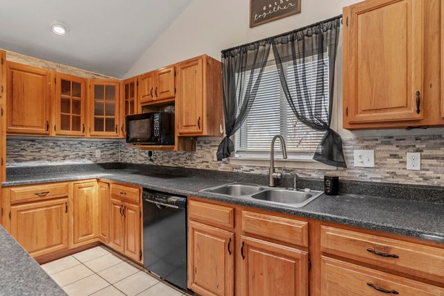 5098 S Farm Road 115, Brookline, MO 65619