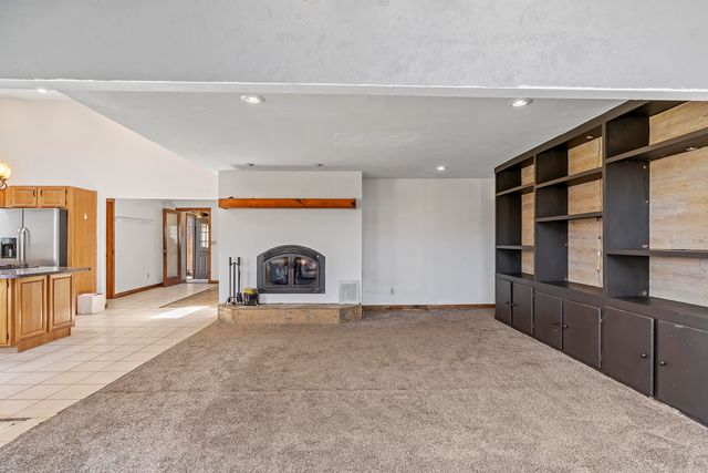 5098 S Farm Road 115, Brookline, MO 65619