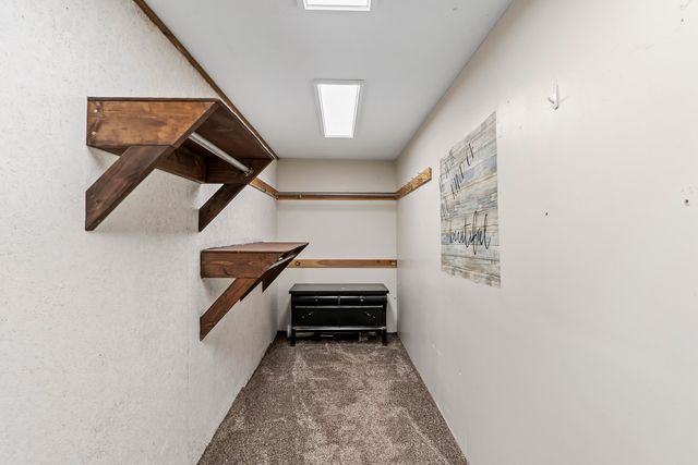 5098 S Farm Road 115, Brookline, MO 65619