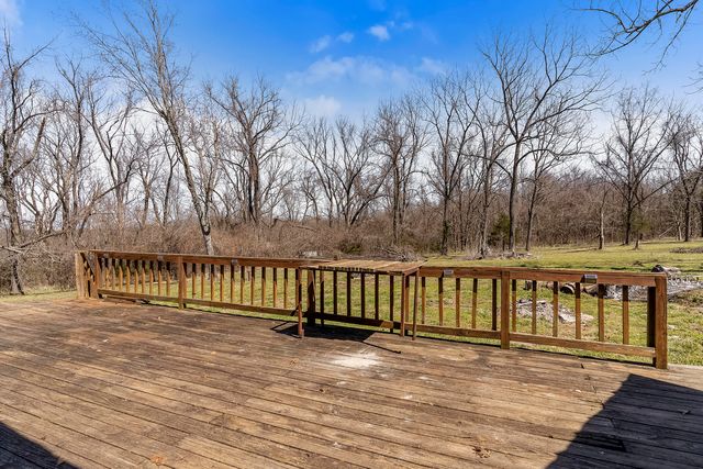 5098 S Farm Road 115, Brookline, MO 65619