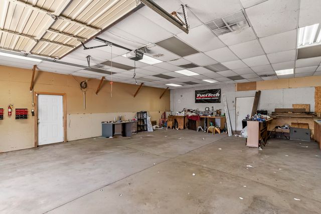 5098 S Farm Road 115, Brookline, MO 65619