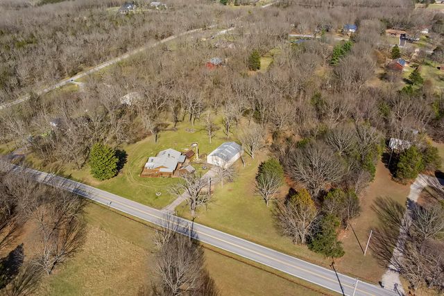 5098 S Farm Road 115, Brookline, MO 65619