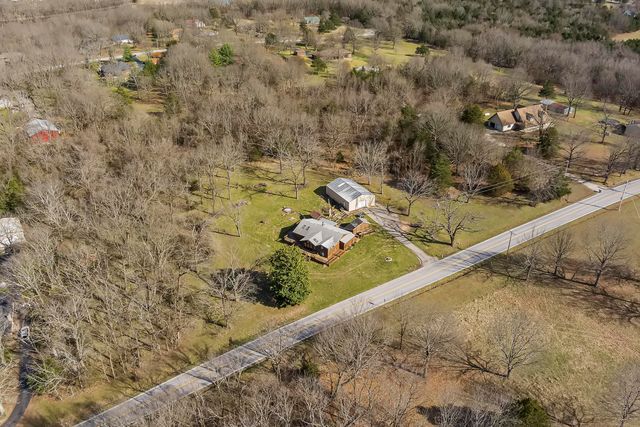 5098 S Farm Road 115, Brookline, MO 65619