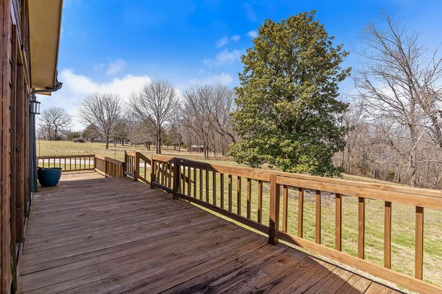 5098 S Farm Road 115, Brookline, MO 65619
