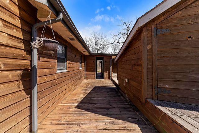 5098 S Farm Road 115, Brookline, MO 65619