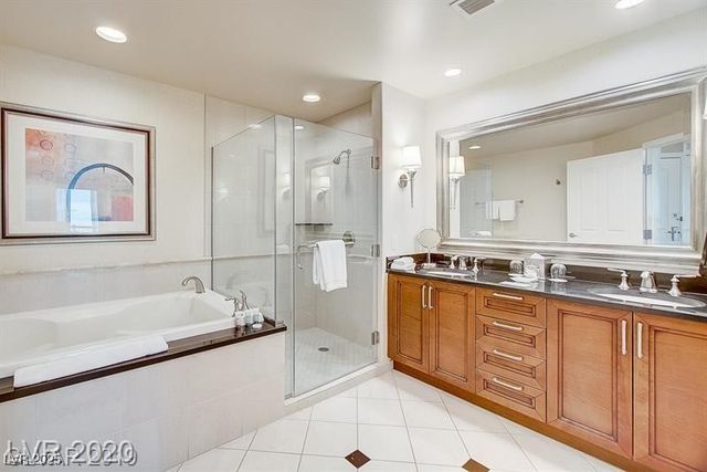 135 East Harmon Avenue 1703, Las Vegas, NV 89109