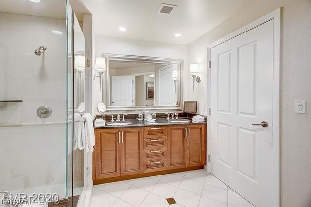 135 East Harmon Avenue 1703, Las Vegas, NV 89109