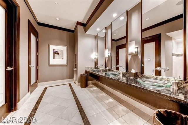 135 East Harmon Avenue 1703, Las Vegas, NV 89109