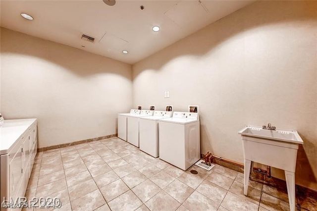 135 East Harmon Avenue 1703, Las Vegas, NV 89109