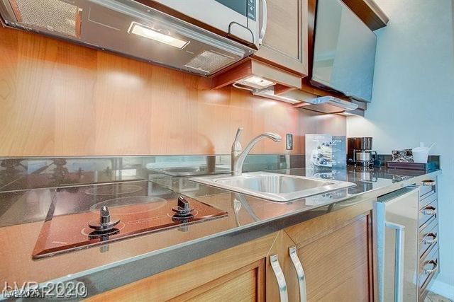 135 East Harmon Avenue 1703, Las Vegas, NV 89109