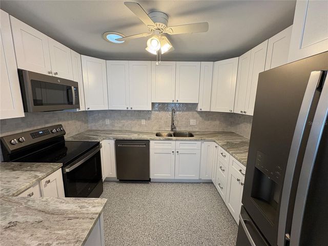 4515-4517 103RD STREET COURT W, Bradenton, FL 34210