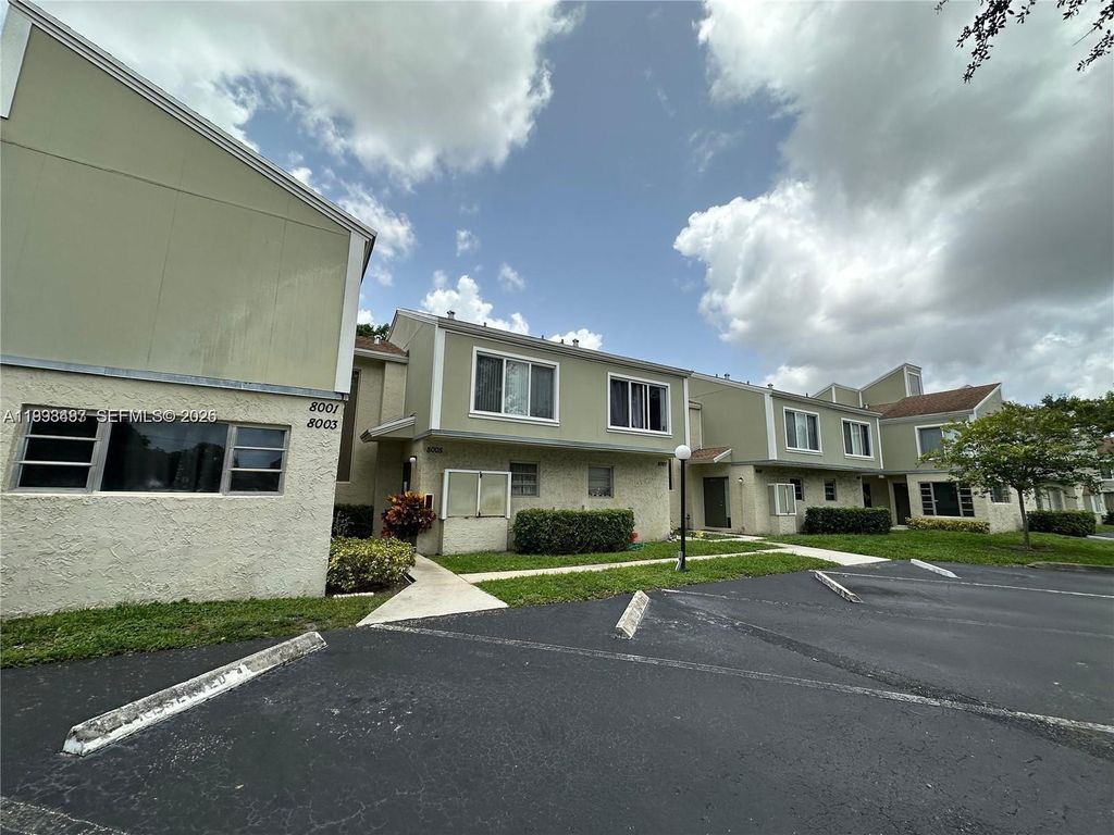 8005 Lagos De Campo Blvd L-4, Tamarac, FL 33321