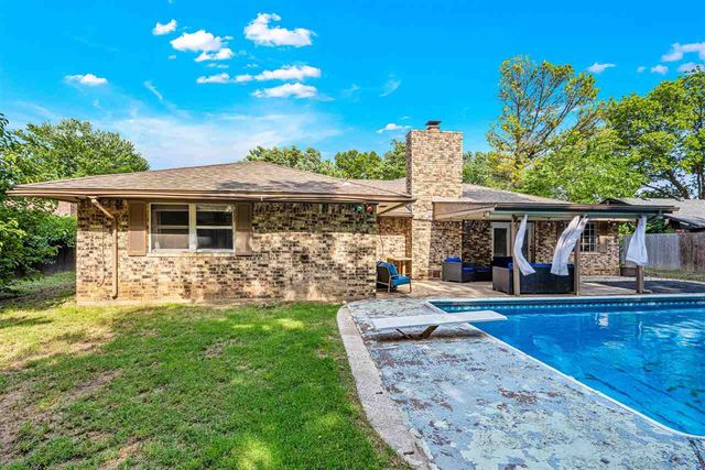 2304 NE VILLAGE DR, Lawton, OK 73507