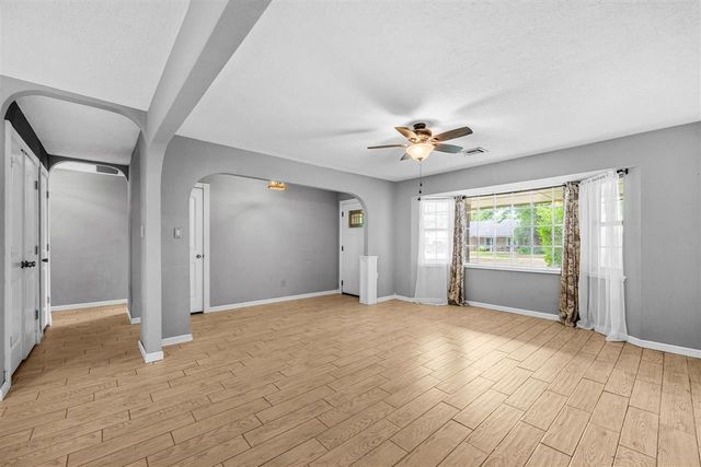 2304 NE VILLAGE DR, Lawton, OK 73507
