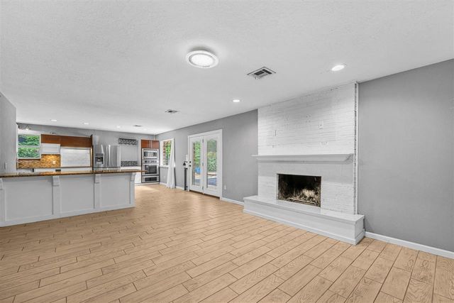 2304 NE VILLAGE DR, Lawton, OK 73507