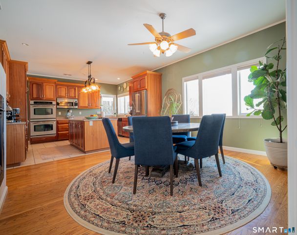 8 Farmview Drive, New Milford, CT 06776