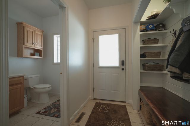 8 Farmview Drive, New Milford, CT 06776