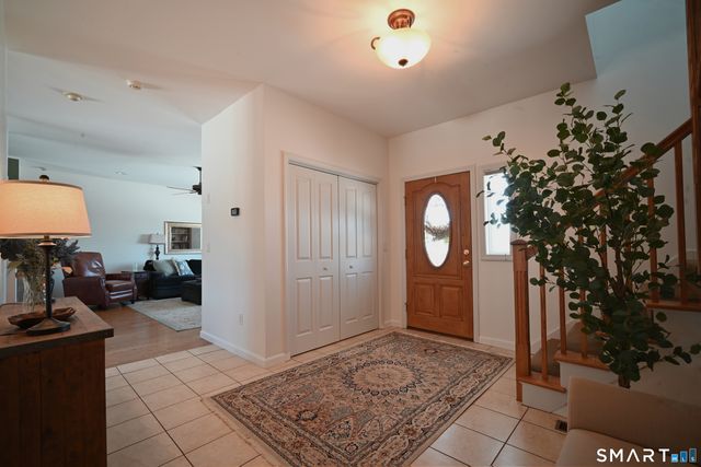 8 Farmview Drive, New Milford, CT 06776