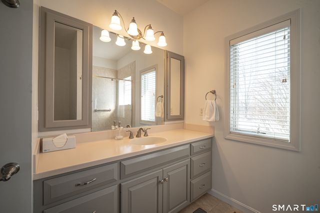 8 Farmview Drive, New Milford, CT 06776