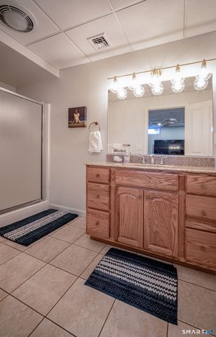 8 Farmview Drive, New Milford, CT 06776