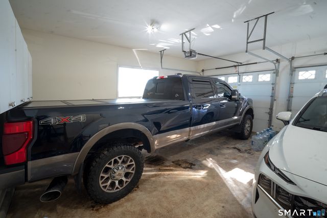 8 Farmview Drive, New Milford, CT 06776