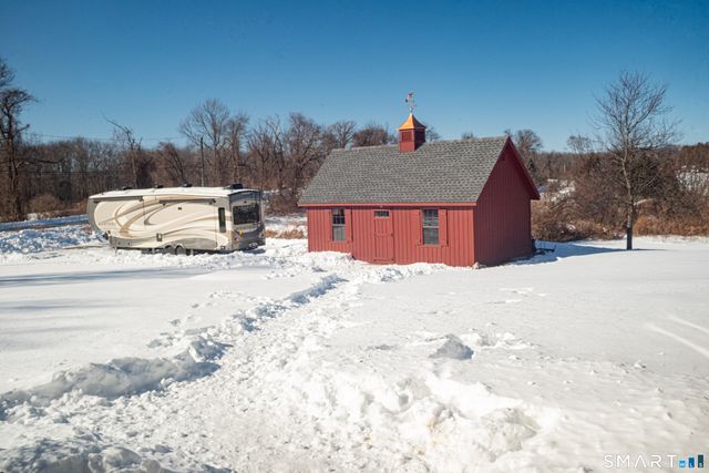 8 Farmview Drive, New Milford, CT 06776