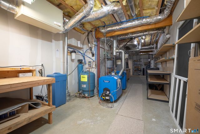 8 Farmview Drive, New Milford, CT 06776