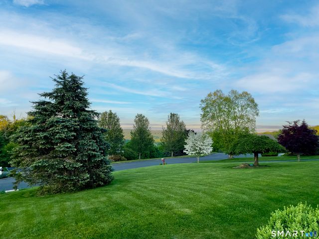 8 Farmview Drive, New Milford, CT 06776