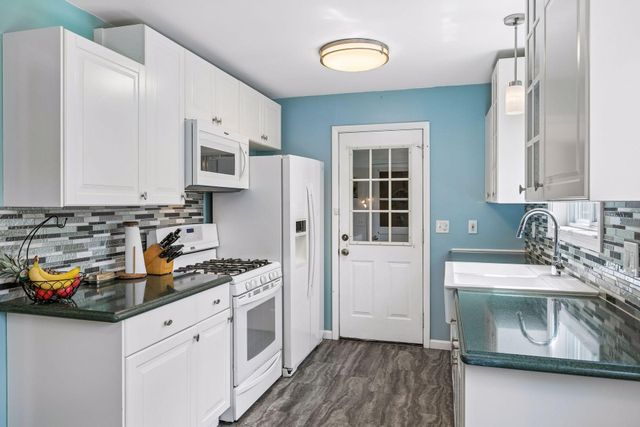 912 Woody Lane NW, Coon Rapids, MN 55448