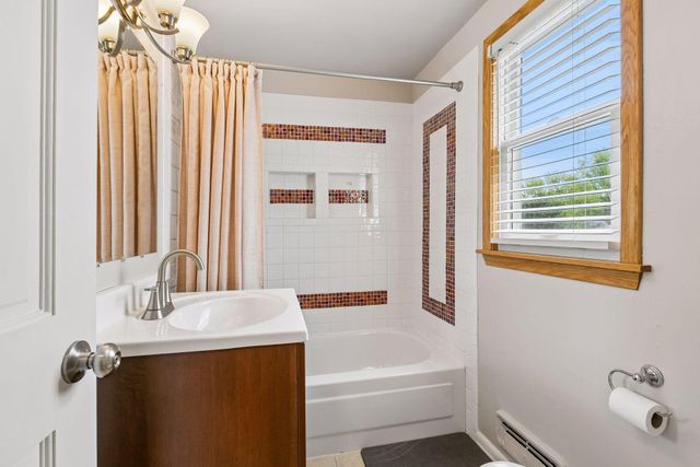 912 Woody Lane NW, Coon Rapids, MN 55448
