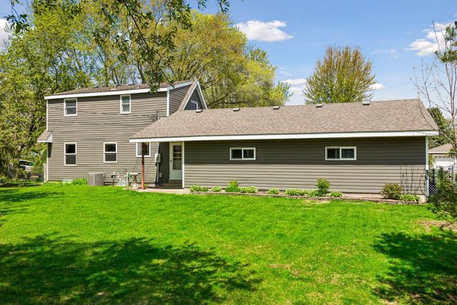 912 Woody Lane NW, Coon Rapids, MN 55448