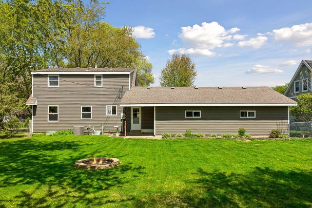 912 Woody Lane NW, Coon Rapids, MN 55448
