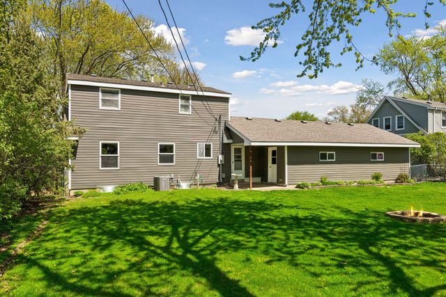912 Woody Lane NW, Coon Rapids, MN 55448
