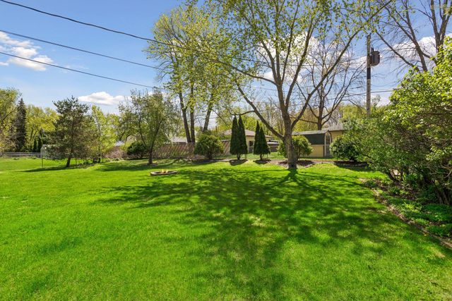 912 Woody Lane NW, Coon Rapids, MN 55448