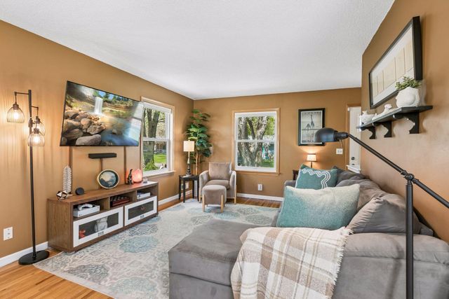 912 Woody Lane NW, Coon Rapids, MN 55448