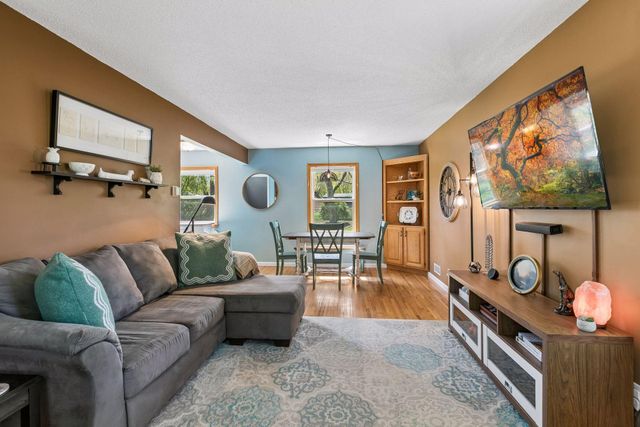 912 Woody Lane NW, Coon Rapids, MN 55448