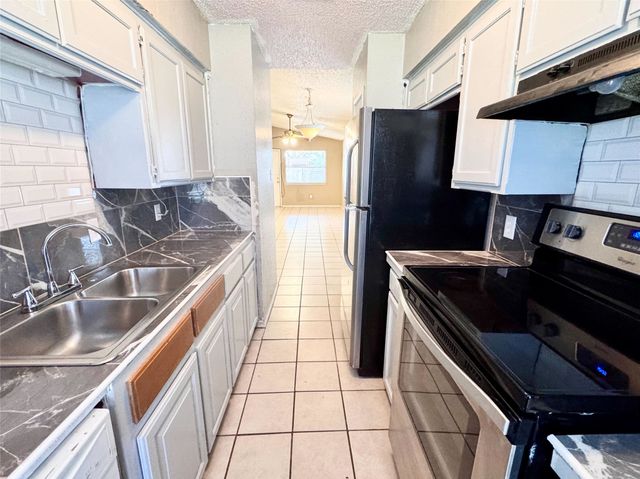 5811 Mansfield Road, Arlington, TX 76017