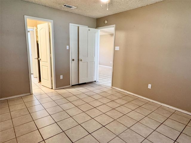 5811 Mansfield Road, Arlington, TX 76017