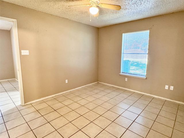 5811 Mansfield Road, Arlington, TX 76017